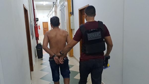 Denarc prende homem na Baixada da Sobral acusado de comercializar drogas na região